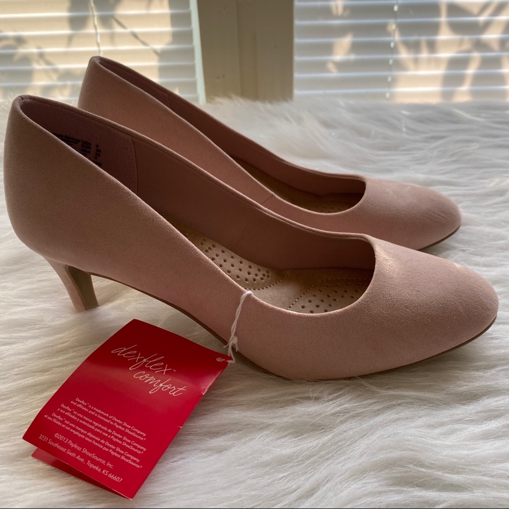 DexFlex Comfort Faux suede round toe pumps